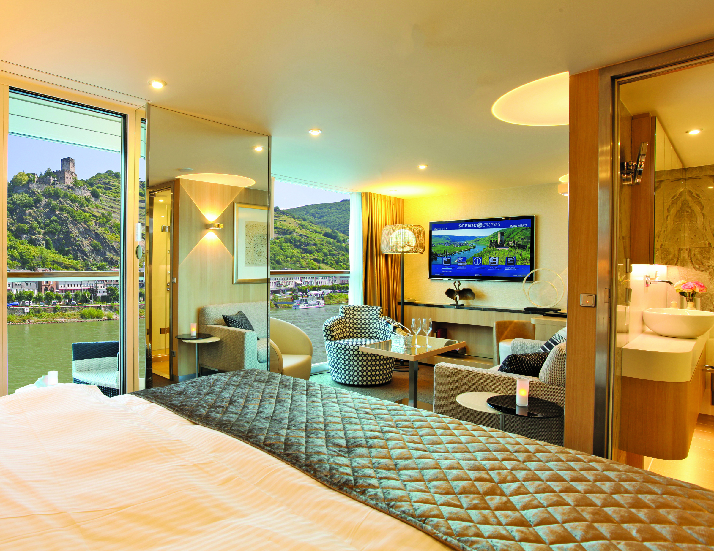 Scenic Crystal Scenic Jewel Scenic Jade Accommodation Royal Suite.jpg